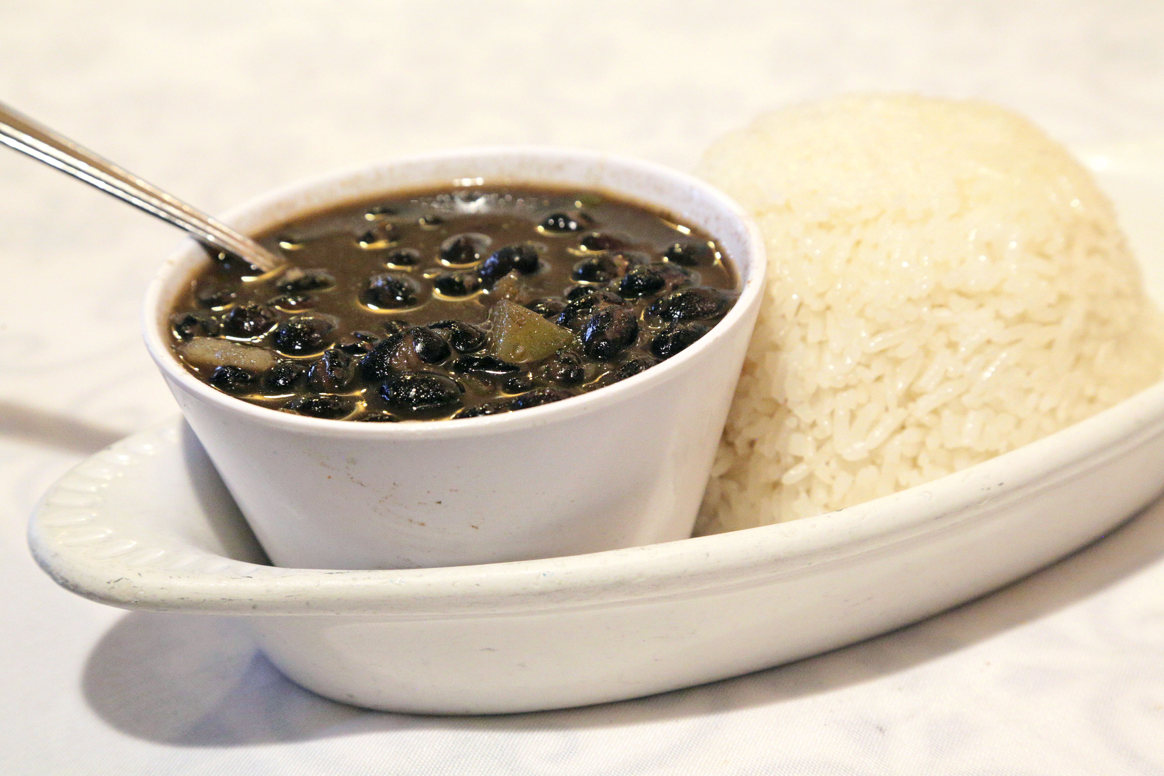 Arroz con Habichuelas Negras
